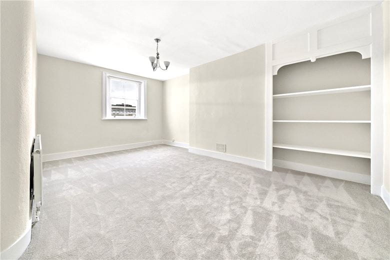 2 bedroom flat, Thurloe Street, South Kensington SW7 - Available