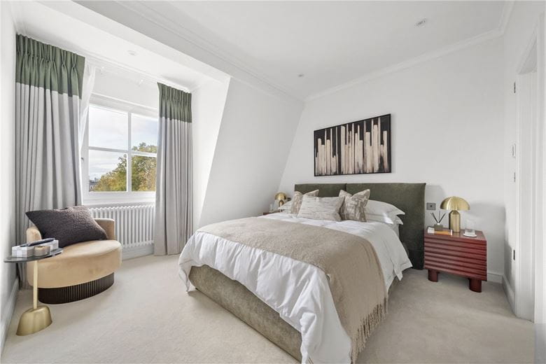 2 bedroom flat, Cadogan Square, Knightsbridge SW1X - Available