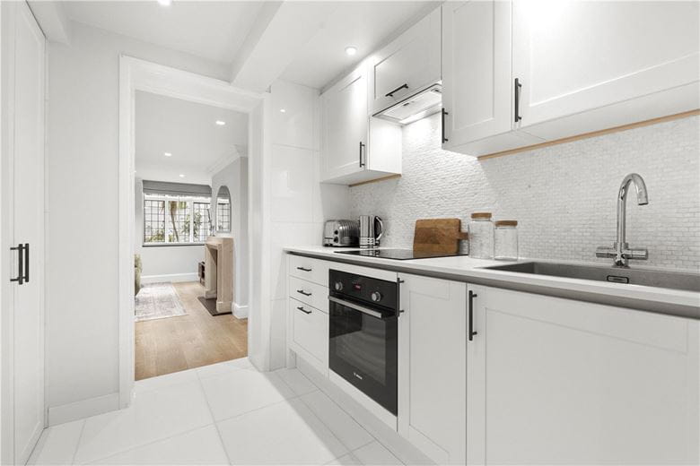 2 bedroom flat, Cadogan Square, Knightsbridge SW1X - Available