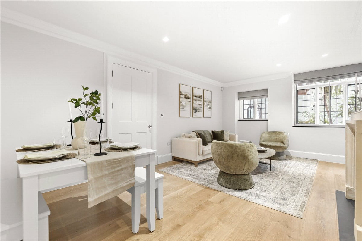 2 bedroom flat, Cadogan Square, Knightsbridge SW1X - Available