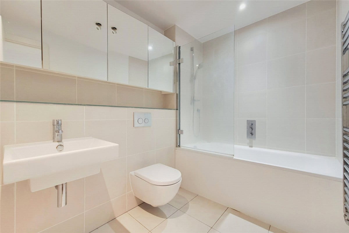 1 bedroom flat, Egerton Gardens Mews, Knightsbridge SW3 - Available