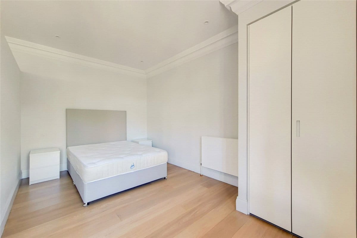 1 bedroom flat, Egerton Gardens Mews, Knightsbridge SW3 - Available