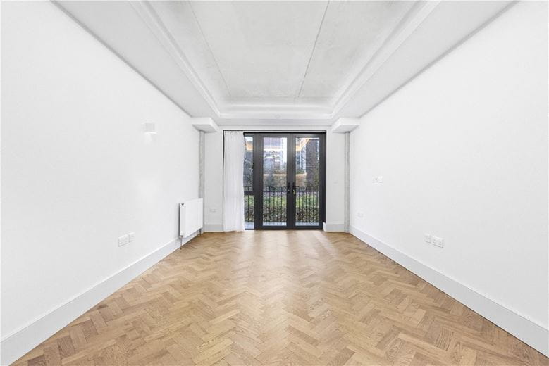 1 bedroom flat, Latimer Road, North Kensington W10 - Available