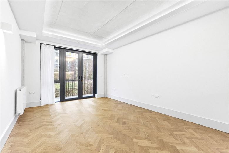 1 bedroom flat, Latimer Road, North Kensington W10 - Available