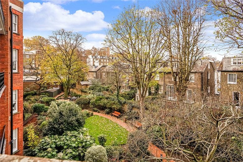 4 bedroom flat, Gloucester Road, South Kensington SW7 - Available