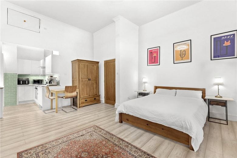  bedroom flat, Westbourne Terrace, Paddington W2 - Available