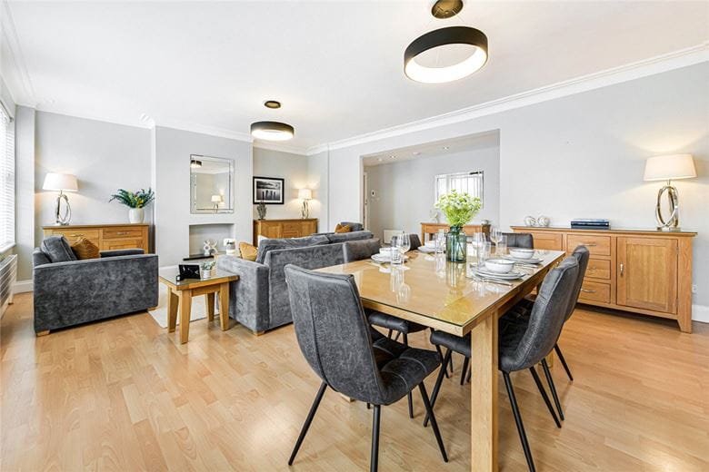 3 bedroom flat, Stafford Court, Kensington High Street W8 - Available
