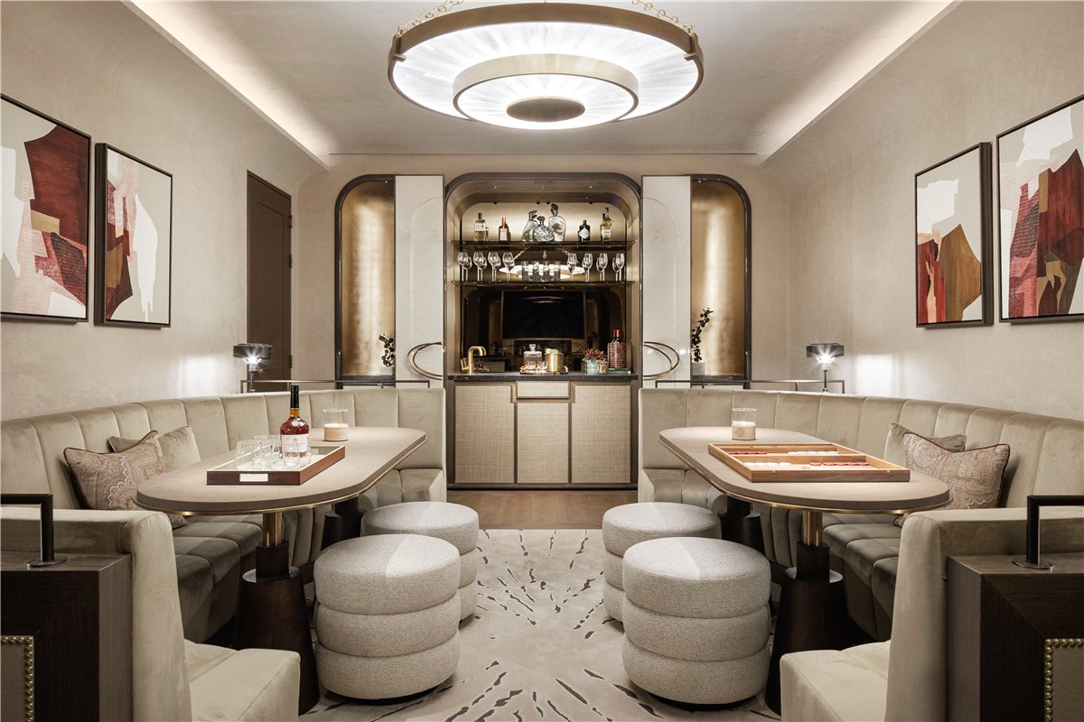 7 bedroom flat, Pont Street, Knightsbridge SW1X - Available