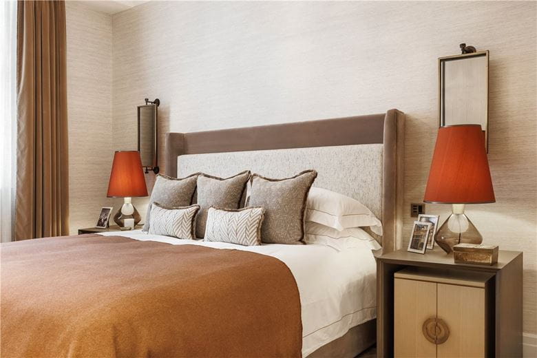 7 bedroom flat, Pont Street, Knightsbridge SW1X - Available