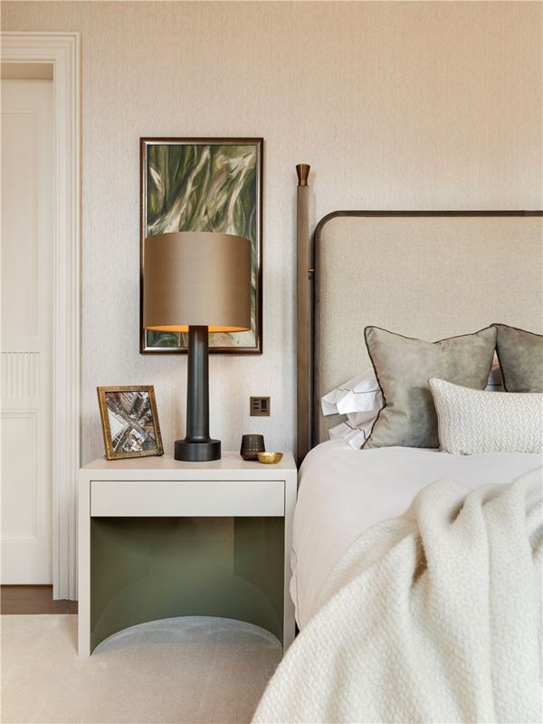 7 bedroom flat, Pont Street, Knightsbridge SW1X - Available