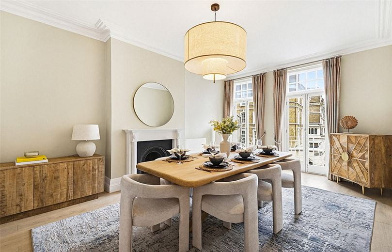 4 bedroom flat, Gloucester Road, South Kensington SW7 - Available
