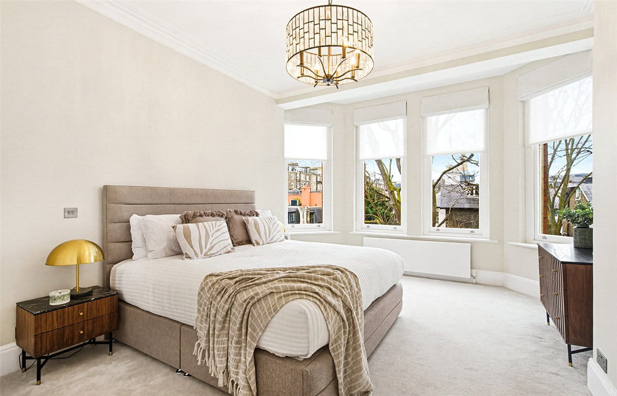 4 bedroom flat, Gloucester Road, South Kensington SW7 - Available