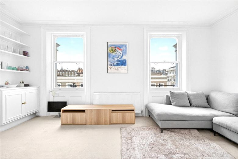 2 bedroom flat, Ladbroke Road, Holland Park W11 - Available