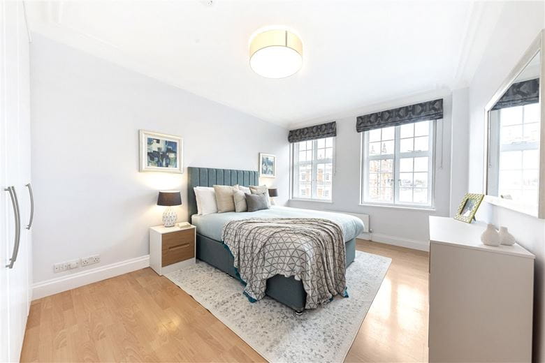 3 bedroom flat, Stafford Court, Kensington High Street W8 - Available