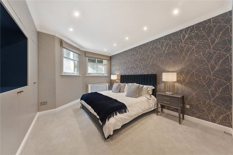 3 bedroom flat, Onslow Gardens, South Kensington SW7 - Available