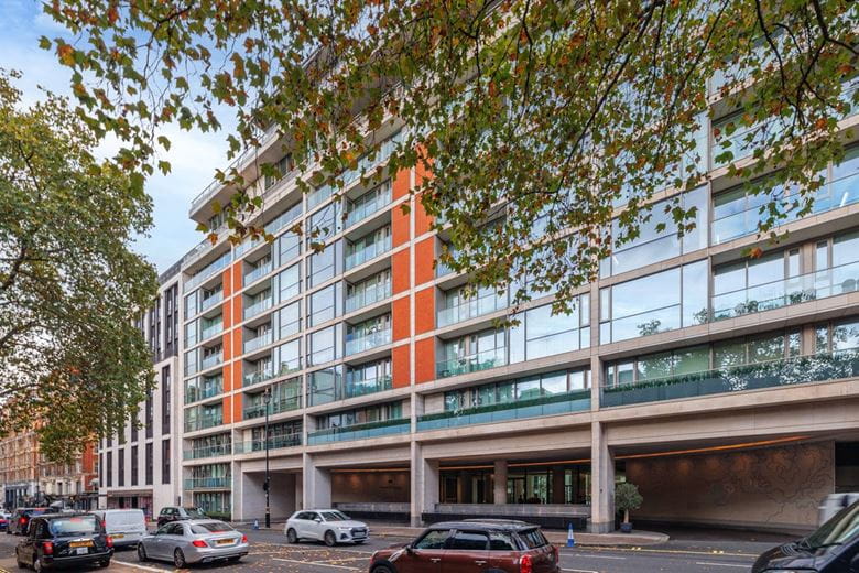 1 bedroom flat, Knightsbridge, Knightsbridge SW7 - Available