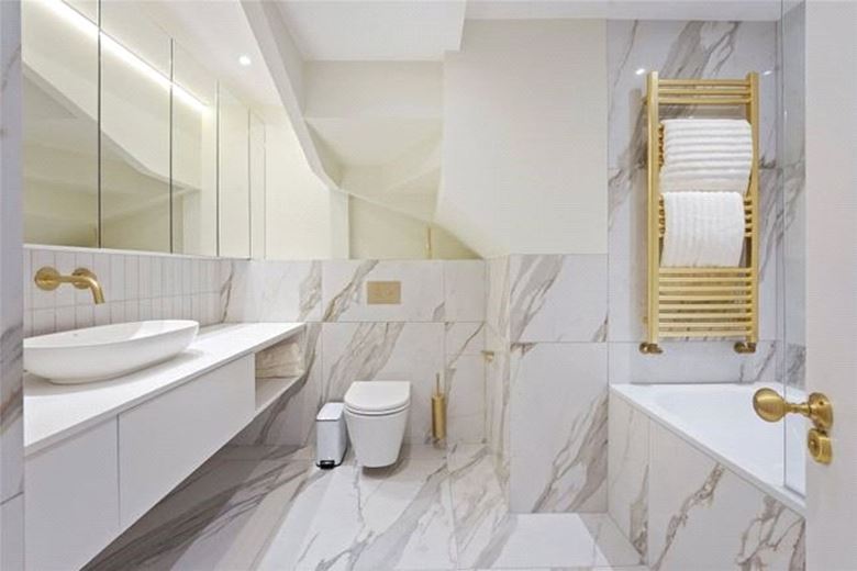 3 bedroom maisonette, Cornwall Gardens, South Kensington SW7 - Available