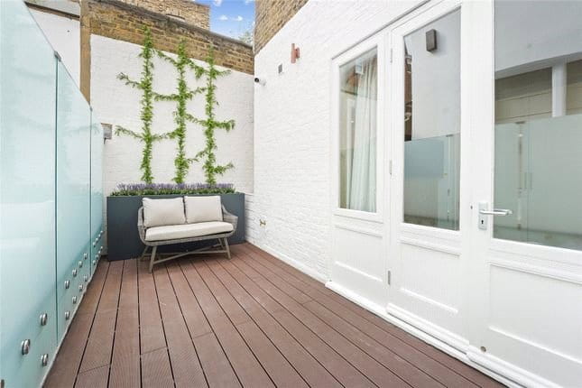 3 bedroom maisonette, Cornwall Gardens, South Kensington SW7 - Available