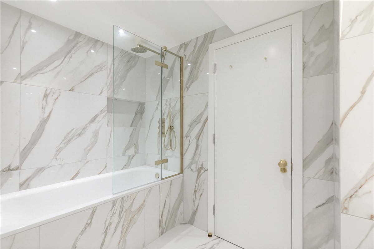 3 bedroom maisonette, Cornwall Gardens, South Kensington SW7 - Available