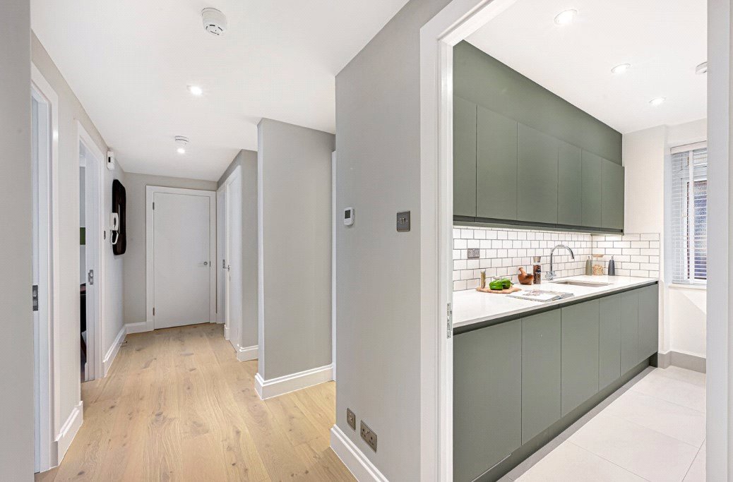 2 bedroom flat, Stafford Court, Kensington High Street W8 - Available