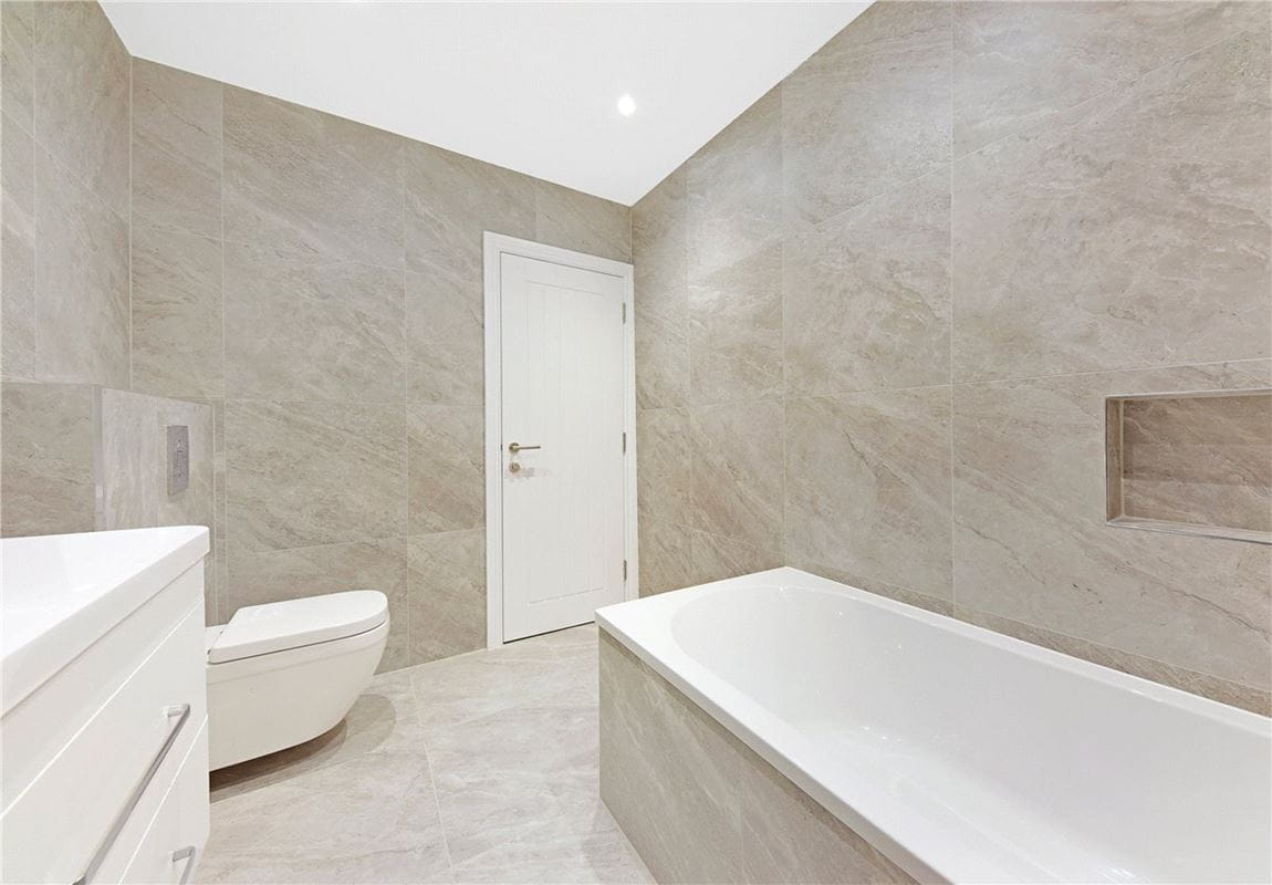 1 bedroom flat, 5 Egerton Terrace, Knightsbridge SW3 - Available