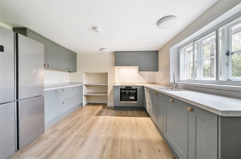 4 bedroom cottage, Oare, Marlborough SN8 - Let Agreed