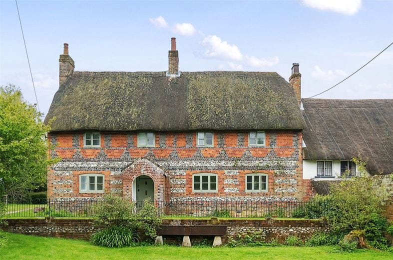 4 bedroom cottage, Oare, Marlborough SN8 - Let Agreed