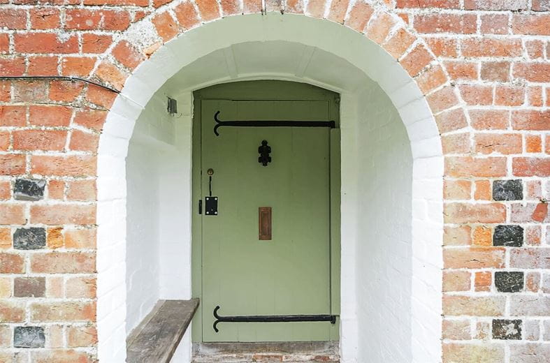 4 bedroom cottage, Oare, Marlborough SN8 - Let Agreed