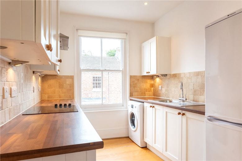 2 bedroom flat, River Street, Pewsey SN9