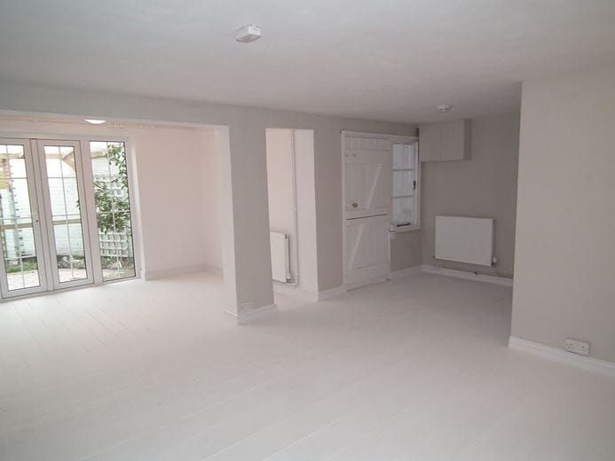 3 bedroom house, Manor Farm Cottages, Etchilhampton SN10