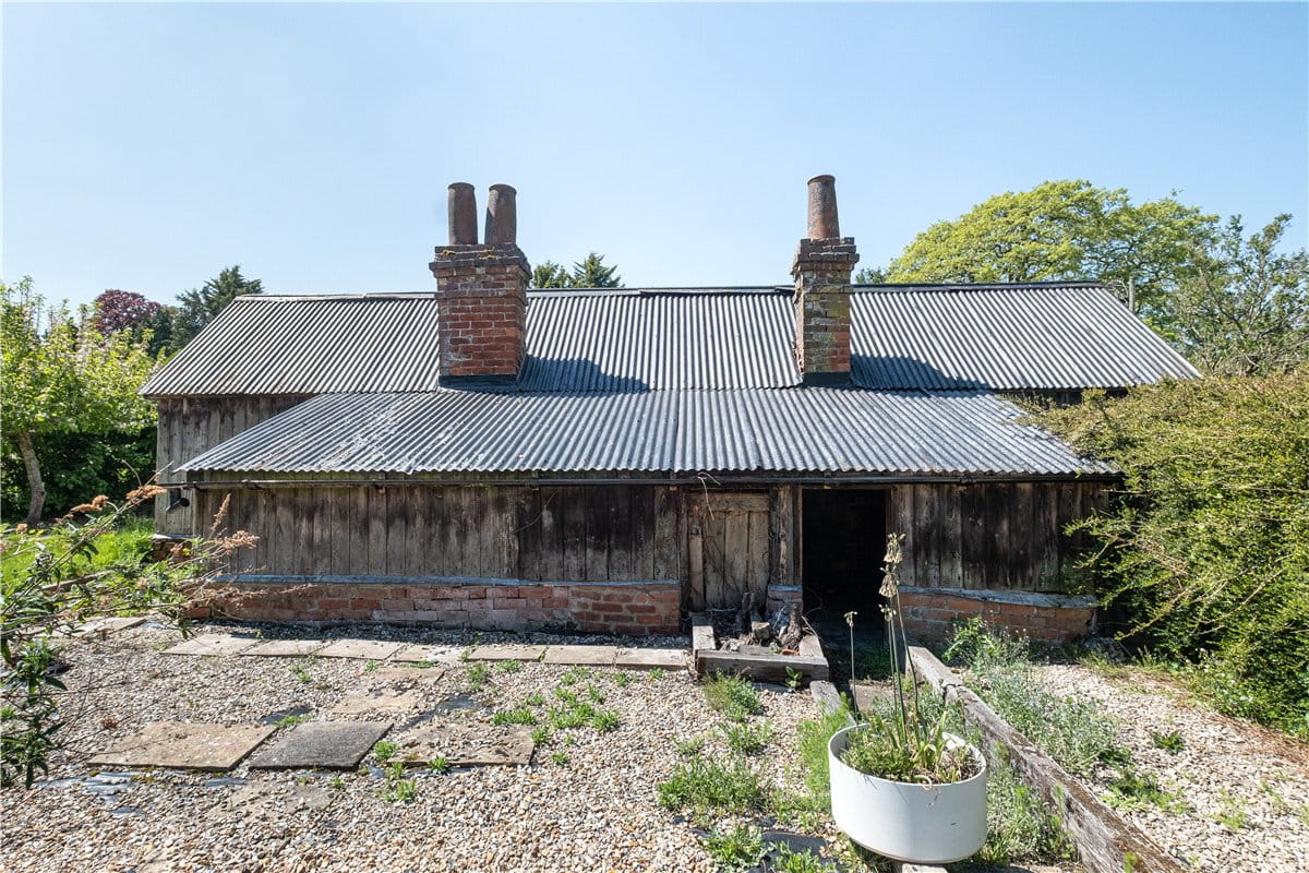 3 bedroom cottage, Church Road, Manningford Bruce SN9 - Let Agreed