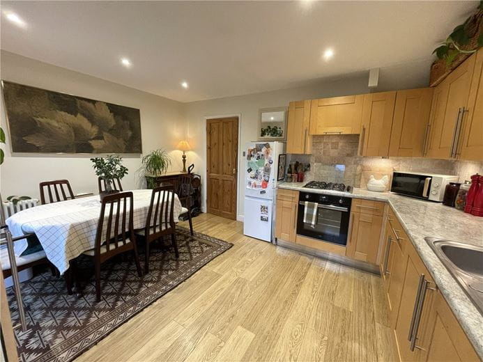 2 bedroom house, Aubrey Close, Marlborough SN8