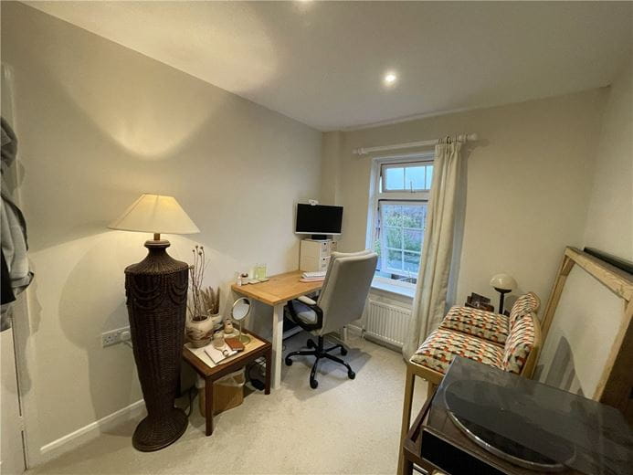 2 bedroom house, Aubrey Close, Marlborough SN8