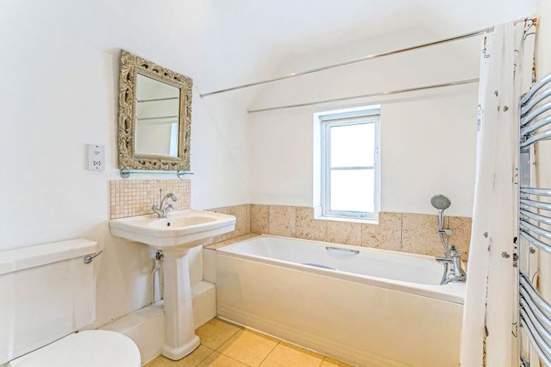 3 bedroom house, Pewsey Road, Upavon SN9