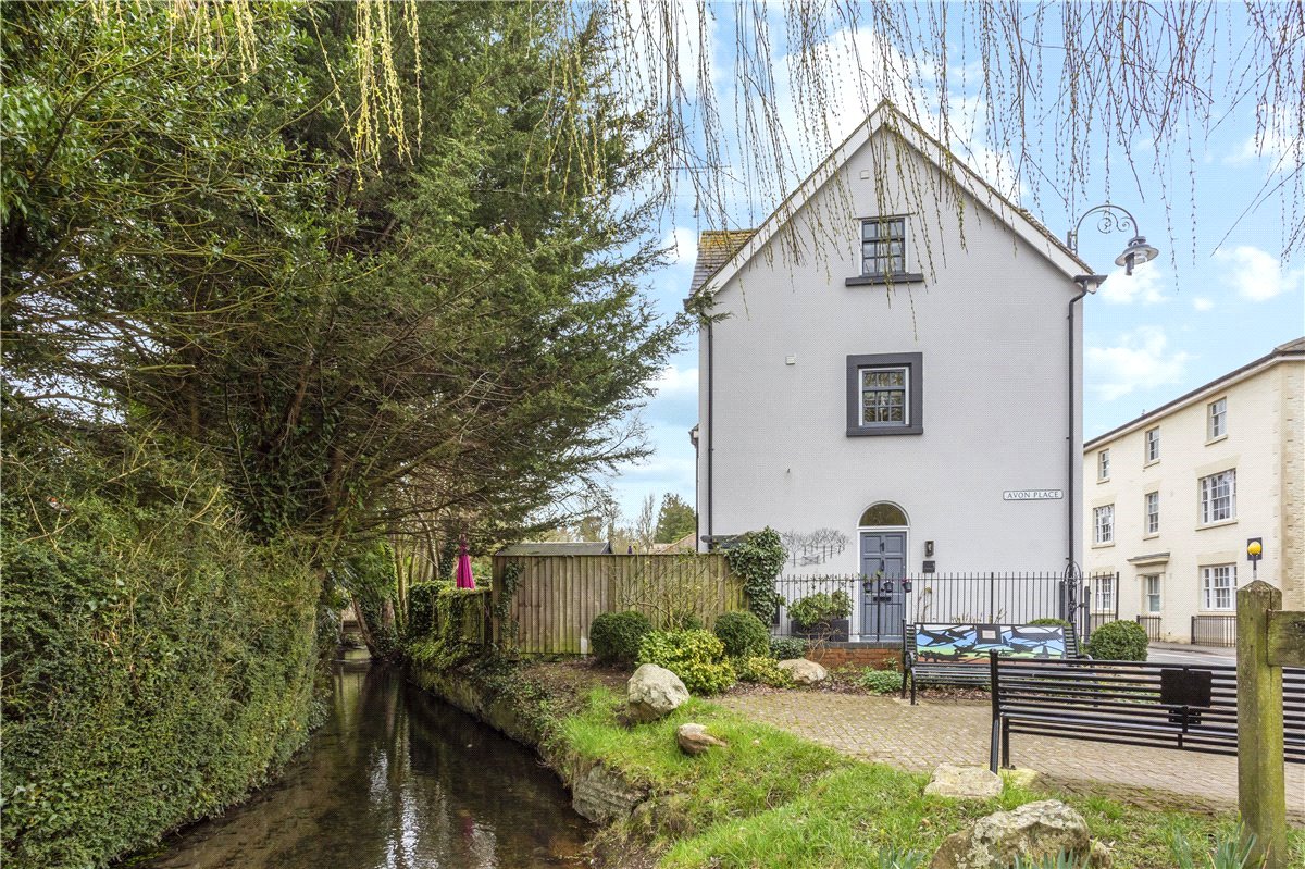 4 bedroom house, Avon Place, River Street SN9 - Let Agreed