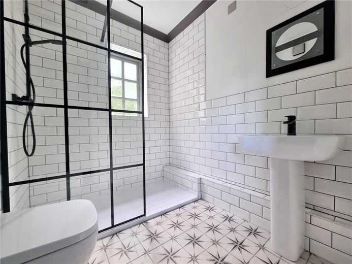 4 bedroom house, Avon Place, River Street SN9 - Let Agreed