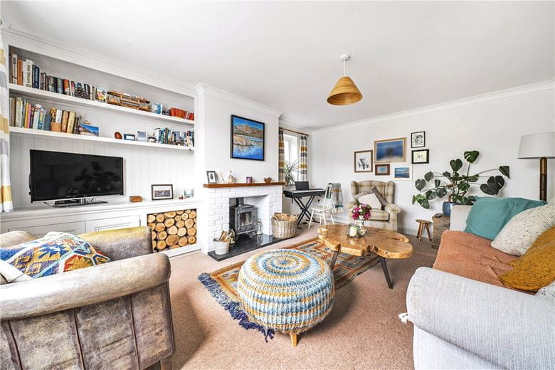 3 bedroom house, Coomb Meadow, Burbage SN8