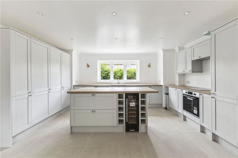 4 bedroom house, High Street, Burbage SN8 - Let Agreed