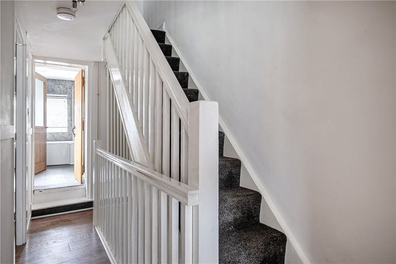 2 bedroom maisonette, High Street, Marlborough SN8 - Available