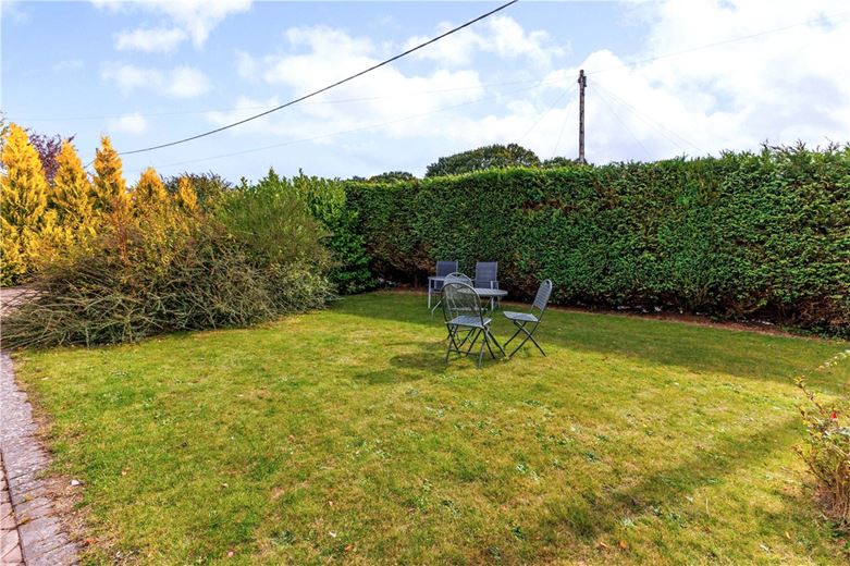 3 bedroom house, Eastsands, Burbage SN8 - Available