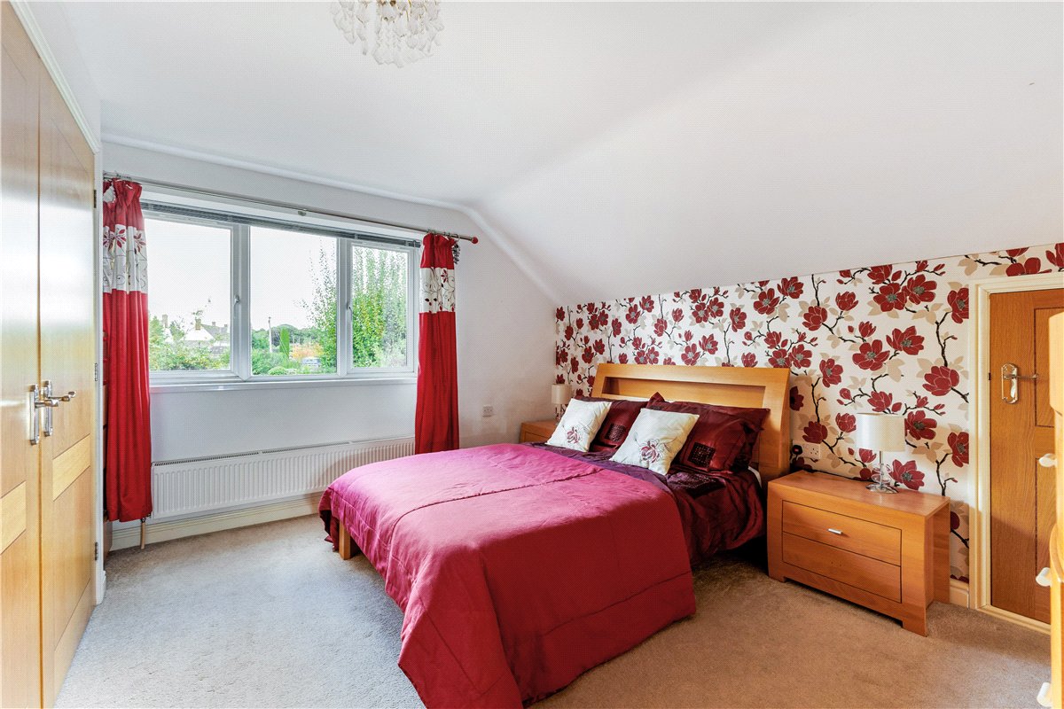 3 bedroom house, Eastsands, Burbage SN8 - Available