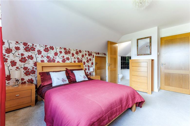 3 bedroom house, Eastsands, Burbage SN8 - Available