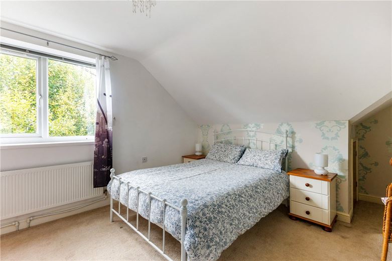 3 bedroom house, Eastsands, Burbage SN8 - Available