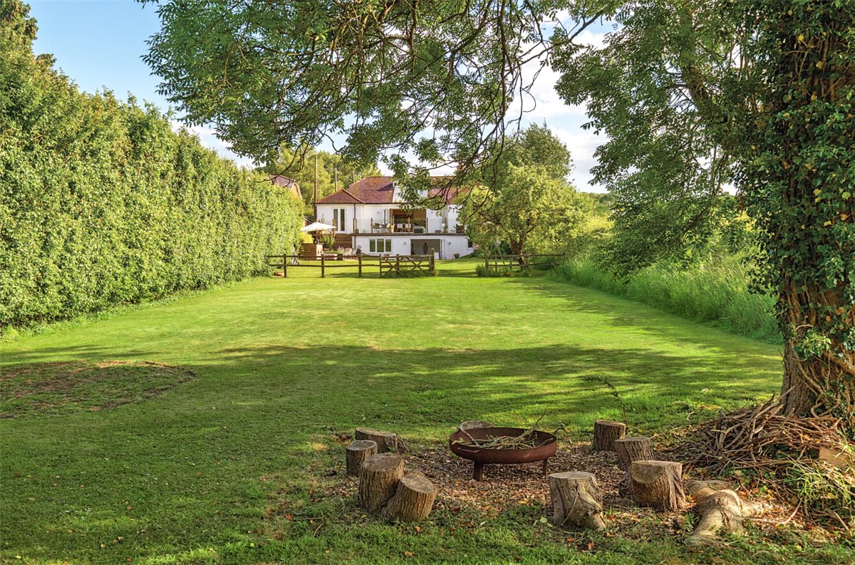 4 bedroom house, High Street, Manton SN8 - Available