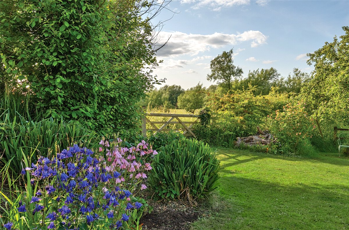 4 bedroom house, High Street, Manton SN8 - Available