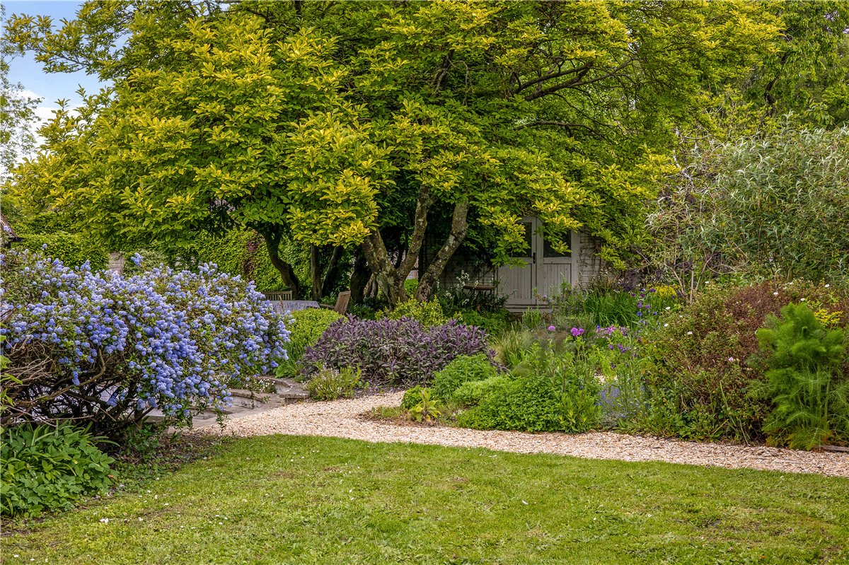 4 bedroom house, Easton Royal, Pewsey SN9 - Available