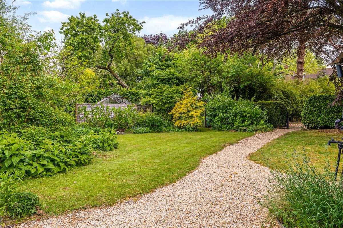 4 bedroom house, Easton Royal, Pewsey SN9 - Available