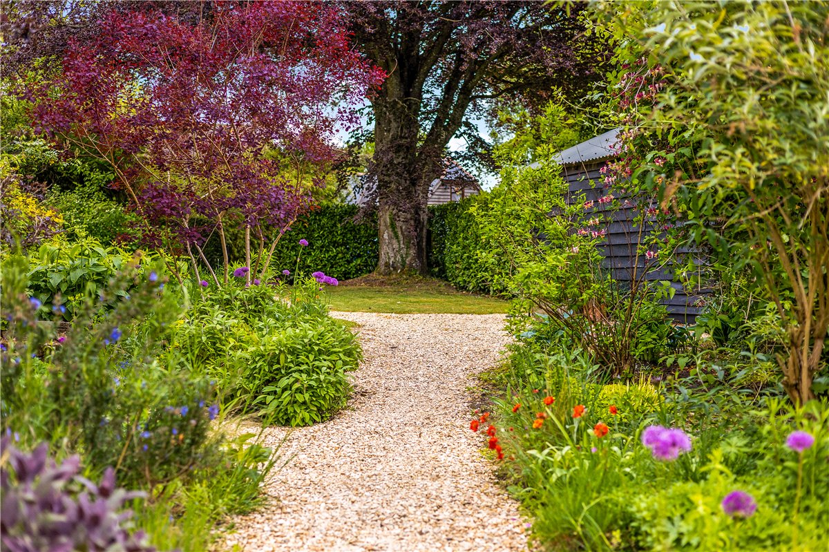 4 bedroom house, Easton Royal, Pewsey SN9 - Available
