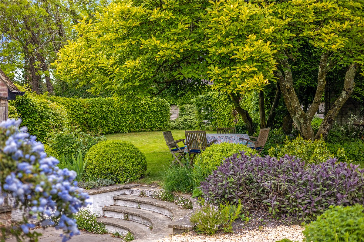 4 bedroom house, Easton Royal, Pewsey SN9 - Available
