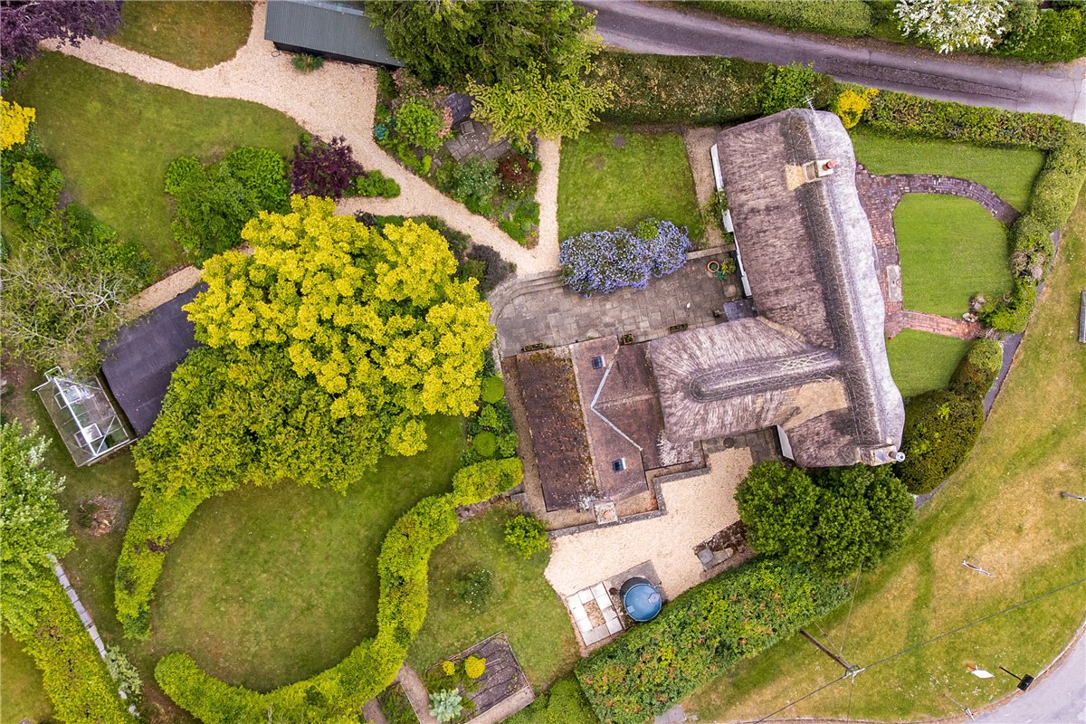 4 bedroom house, Easton Royal, Pewsey SN9 - Available